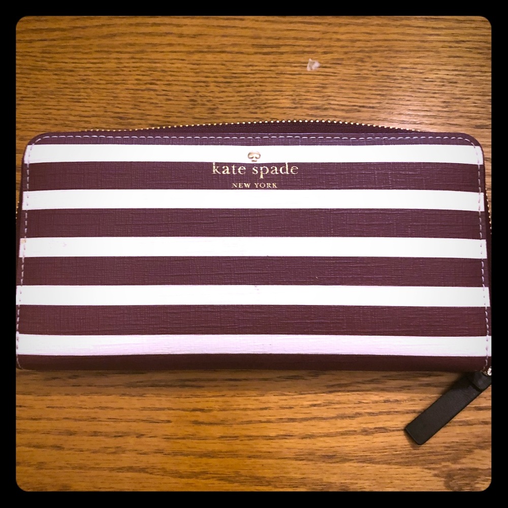 Kate Spade zip around wallet